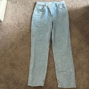 Abercrombie and Fitch 90’s Ultra High Rise Straight Jeans!